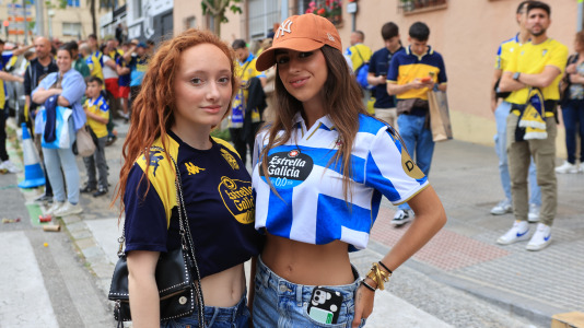Cientos de seguidores animarl al equipo en el duelo con el Cádiz