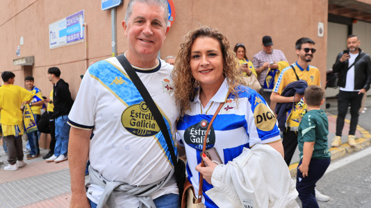 Cientos de seguidores animarl al equipo en el duelo con el Cádiz
