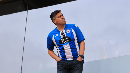 Cientos de seguidores animarl al equipo en el duelo con el Cádiz