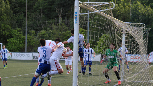 Equipo y afición celebraron sobre el césped de A Gándara