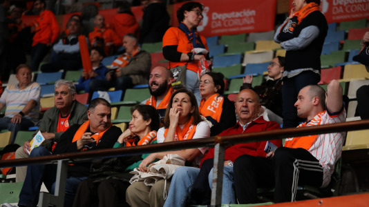 Cerca de 5.000 seguidores se dieron cita para presenciar la victoria del Básquet Coruña ante Menorca