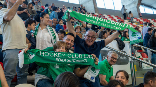 La afición verdiblanca animó el Palacio de los Deportes de Riazor en el primer partido del playoff