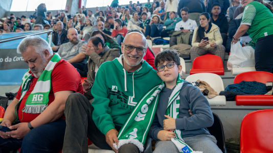 La afición verdiblanca animó el Palacio de los Deportes de Riazor en el primer partido del playoff