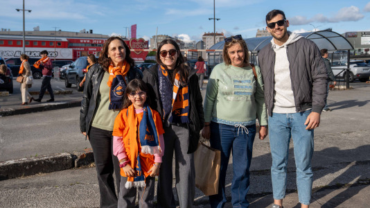 Miles de aficionados se dieron cita para el decisivo encuentro ante el Menorca