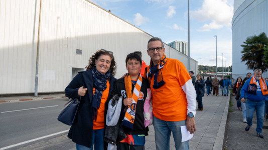 Miles de aficionados se dieron cita para el decisivo encuentro ante el Menorca