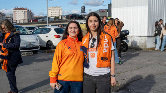 Miles de aficionados se dieron cita para el decisivo encuentro ante el Menorca