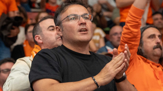 Miles de aficionados se dieron cita para el decisivo encuentro ante el Menorca
