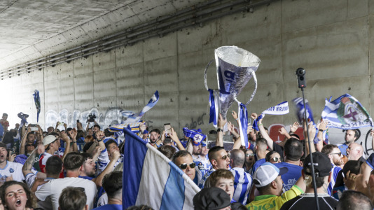 Cientos de blanquiazules alentaron al equipo