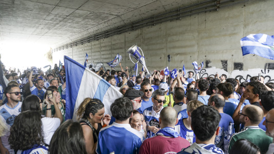 Cientos de blanquiazules alentaron al equipo