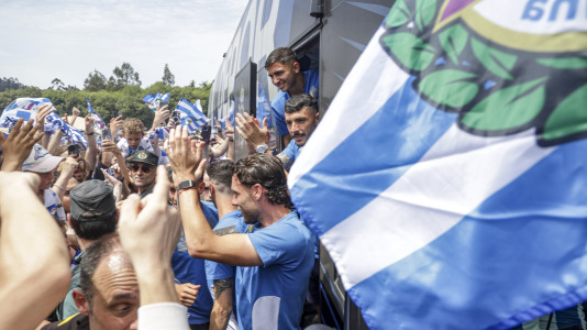 Cientos de blanquiazules alentaron al equipo