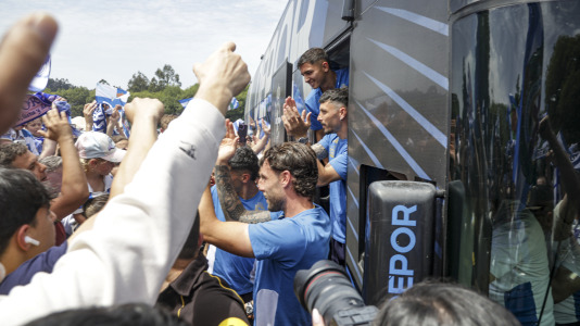 Cientos de blanquiazules alentaron al equipo