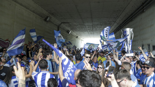 Cientos de blanquiazules alentaron al equipo