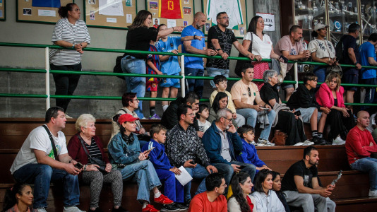 Los tatamis ocuparon el pabellón del colegio Liceo