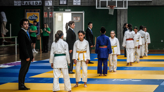 Los tatamis ocuparon el pabellón del colegio Liceo