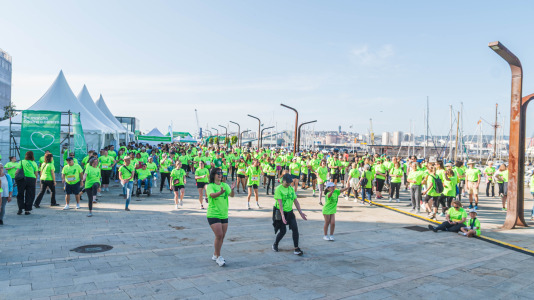 Corredores de todas las edades participaron en la prueba solidaria por las calles de A Coruña