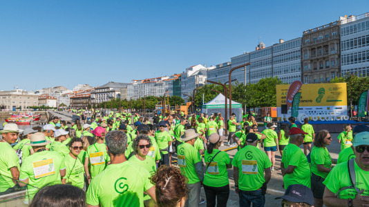 Corredores de todas las edades participaron en la prueba solidaria por las calles de A Coruña