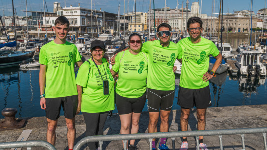Corredores de todas las edades participaron en la prueba solidaria por las calles de A Coruña