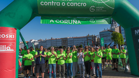 Corredores de todas las edades participaron en la prueba solidaria por las calles de A Coruña