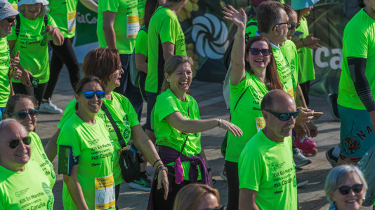 Corredores de todas las edades participaron en la prueba solidaria por las calles de A Coruña