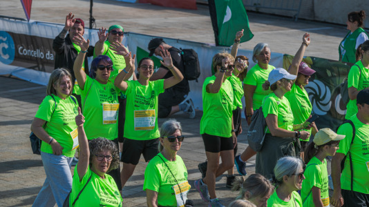 Corredores de todas las edades participaron en la prueba solidaria por las calles de A Coruña