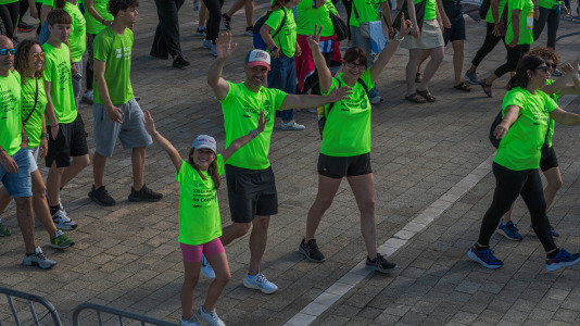 Corredores de todas las edades participaron en la prueba solidaria por las calles de A Coruña