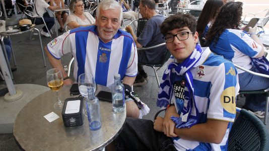 La afición blanquiazul toma las calles pucelanas en la previa al encuentro