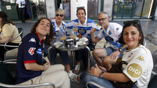 La afición blanquiazul toma las calles pucelanas en la previa al encuentro