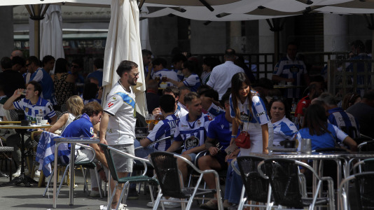 La afición blanquiazul toma las calles pucelanas en la previa al encuentro