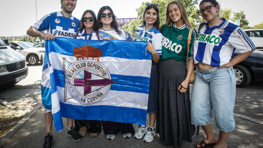 La afición blanquiazul toma las calles pucelanas en la previa al encuentro