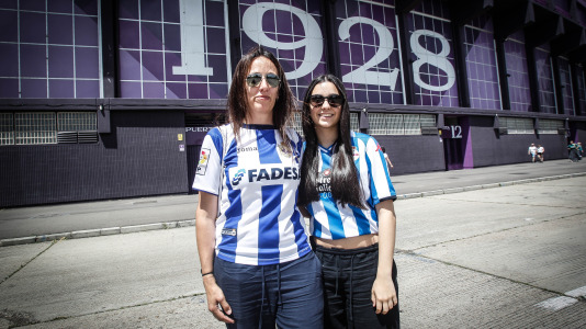 La afición blanquiazul toma las calles pucelanas en la previa al encuentro
