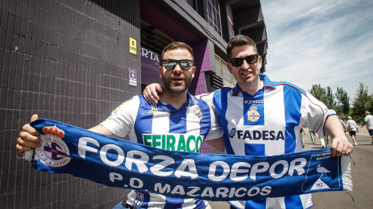 La afición blanquiazul toma las calles pucelanas en la previa al encuentro