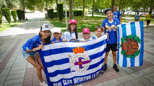 La afición blanquiazul toma las calles pucelanas en la previa al encuentro