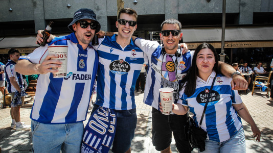 La afición blanquiazul toma las calles pucelanas en la previa al encuentro