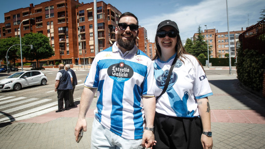 La afición blanquiazul toma las calles pucelanas en la previa al encuentro