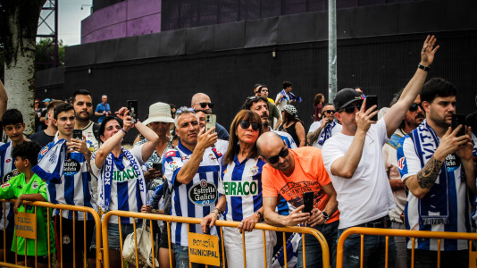 La afición blanquiazul toma las calles pucelanas en la previa al encuentro