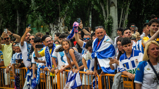 La afición blanquiazul toma las calles pucelanas en la previa al encuentro