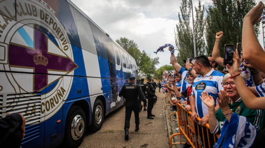 La afición blanquiazul toma las calles pucelanas en la previa al encuentro