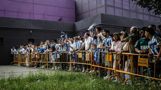 La afición blanquiazul toma las calles pucelanas en la previa al encuentro