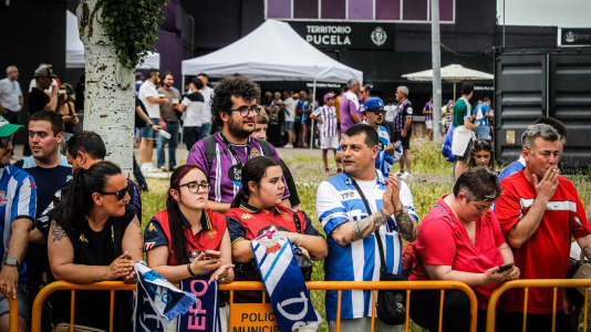 La afición blanquiazul toma las calles pucelanas en la previa al encuentro
