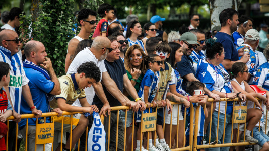 La afición blanquiazul toma las calles pucelanas en la previa al encuentro