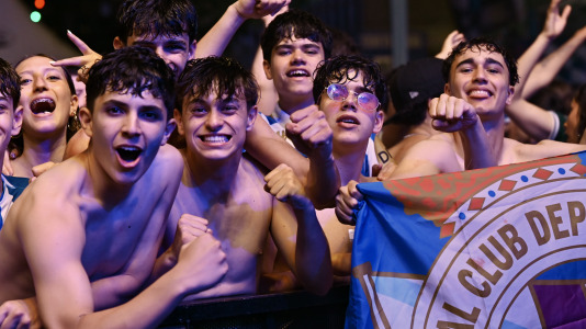 Miles de deportivistas, con Juan Carlos Escotet a la cabeza, disfrutaron antes y celebraron después con la plantilla en una noche para la historia