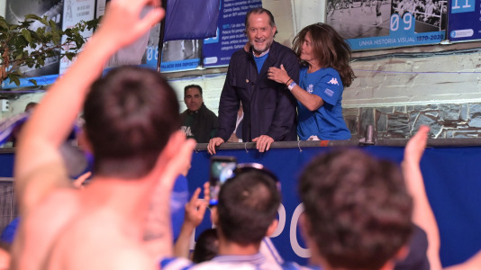 Miles de deportivistas, con Juan Carlos Escotet a la cabeza, disfrutaron antes y celebraron después con la plantilla en una noche para la historia