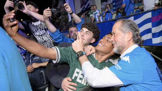 Miles de deportivistas, con Juan Carlos Escotet a la cabeza, disfrutaron antes y celebraron después con la plantilla en una noche para la historia