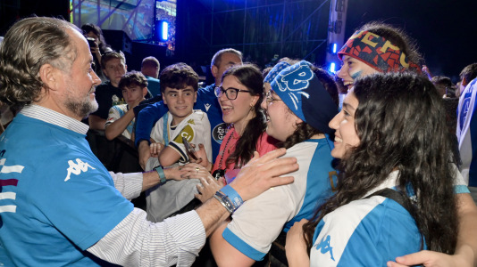 Miles de deportivistas, con Juan Carlos Escotet a la cabeza, disfrutaron antes y celebraron después con la plantilla en una noche para la historia