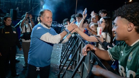 Miles de deportivistas, con Juan Carlos Escotet a la cabeza, disfrutaron antes y celebraron después con la plantilla en una noche para la historia