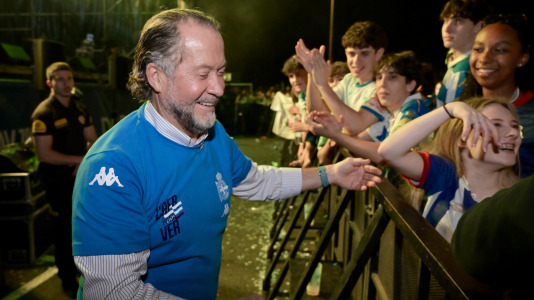 Miles de deportivistas, con Juan Carlos Escotet a la cabeza, disfrutaron antes y celebraron después con la plantilla en una noche para la historia