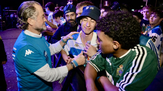 Miles de deportivistas, con Juan Carlos Escotet a la cabeza, disfrutaron antes y celebraron después con la plantilla en una noche para la historia