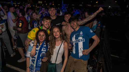 Miles de deportivistas, con Juan Carlos Escotet a la cabeza, disfrutaron antes y celebraron después con la plantilla en una noche para la historia