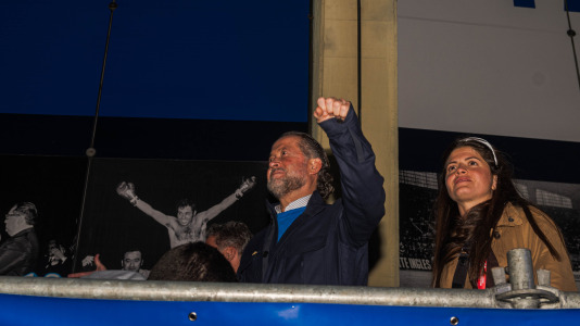 Miles de deportivistas, con Juan Carlos Escotet a la cabeza, disfrutaron antes y celebraron después con la plantilla en una noche para la historia
