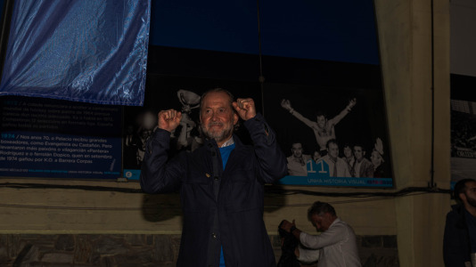 Miles de deportivistas, con Juan Carlos Escotet a la cabeza, disfrutaron antes y celebraron después con la plantilla en una noche para la historia